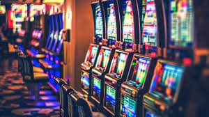 Nikmati permainan kasino live dan dealer langsung